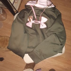 Large womans under armour hoodie